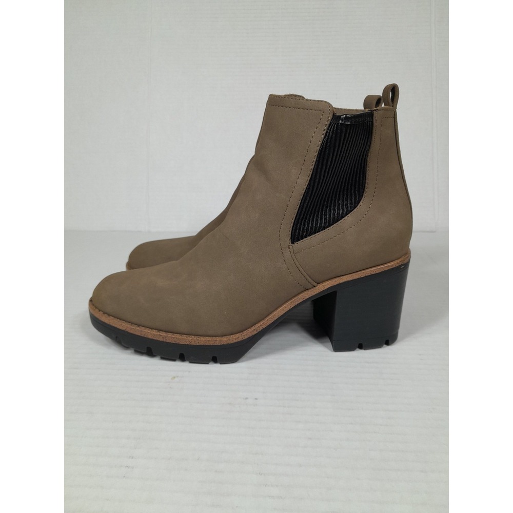 Naturalizer  Madalynn Gore Ankle Boots  Women Sz 8 M BOOTIES